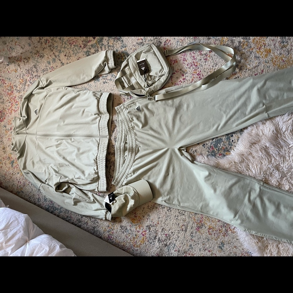 Adidas full set with sweatshirt pants hat and bag co ord